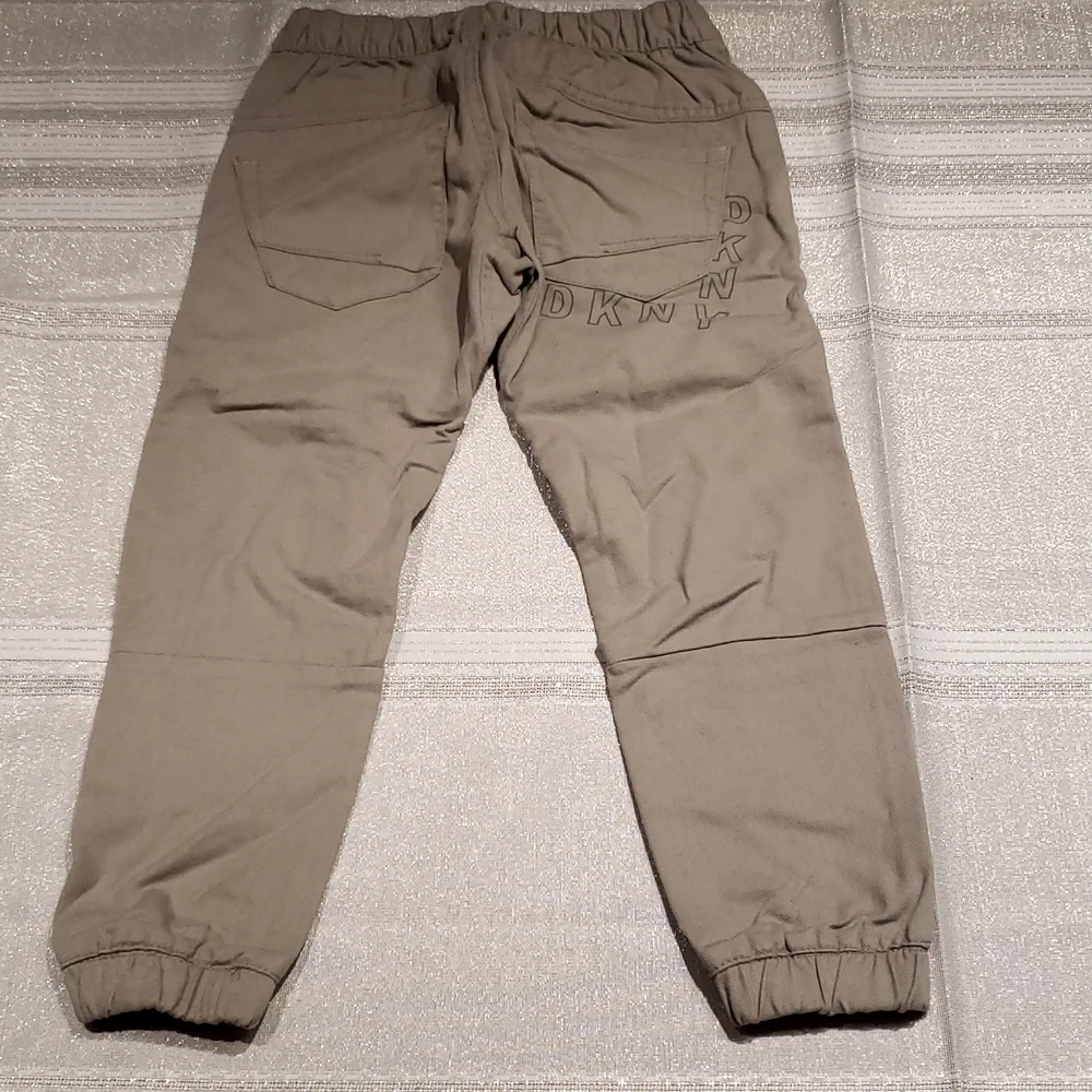 DKNY Kids NEW pants Size 6 Khaki 4-pocket NWOT